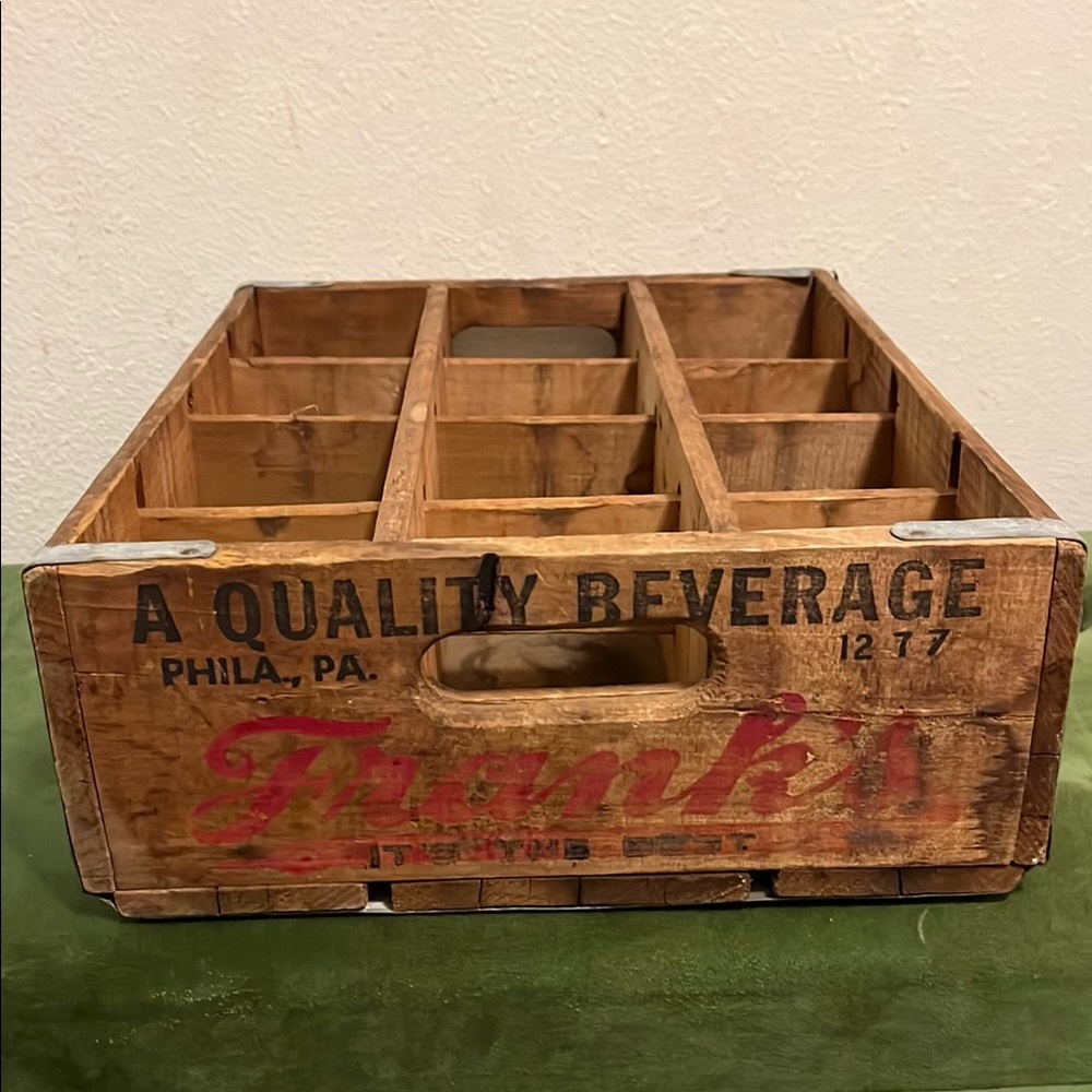 Vintage Frank's Wooden Beverage Crate with Red Logo - Picture 9 of 13